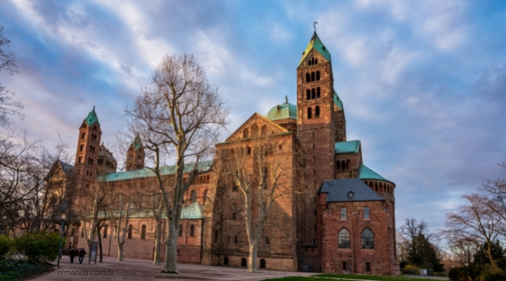 Speyer İmparatorluk Katedrali
